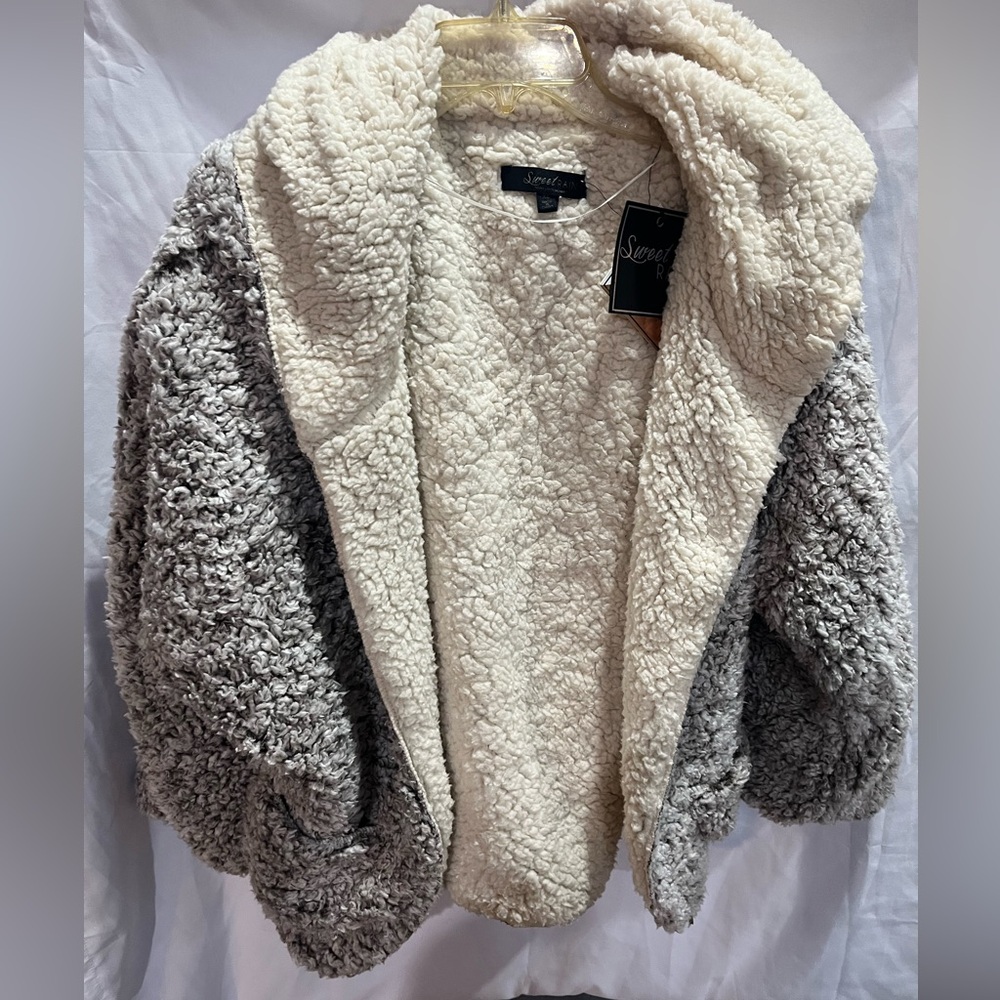 Sweet Rain Reversible Cream/Gray Sherpa Jacket with Gray Label